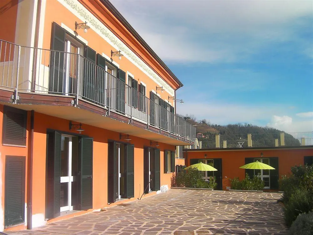 Vila Gli Ulivi Di Montalbano La Spezia 0*,  Itálie